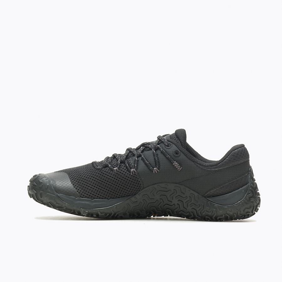 Barfußschuhe Merrell Trail Glove 7, linke Ansicht, schwarze Barfußsportschuhe für Damen, ideal für natürlichen Komfort und Flexibilität, erhältlich in unserem Onlineshop für Barfußschuhe.