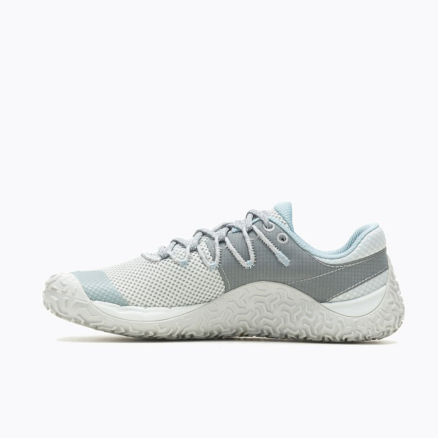 Barfußschuhe Merrell Trail Glove 7 für Damen in Highrise, linke Ansicht, erhältlich in unserem Onlineshop für Barfußschuhe. Mit natürlichem Fußgefühl und flexiblem Design für jedes Abenteuer.