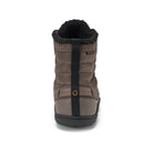 Xero Shoes Alpine Men Taupe Barfußschuhe Schneestiefel für den Winter, Ansicht von hinten. Leichte, flexible Winterstiefel in Taupe, die natürlichen Komfort und Wärme bieten. Erhältlich in unserem Onlineshop für Barfußschuhe.