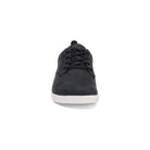 Xero Shoes Glenn Barfußschuhe für Herren in Schwarz und Weiß aus Leder, aus der Vorderansicht, bieten eine moderne Optik und hervorragenden Tragekomfort mit flexibler Sohle. Ideal für den aktiven Alltag und natürliche Fußbewegungen. Erhältlich in unserem Onlineshop für Barfußschuhe.