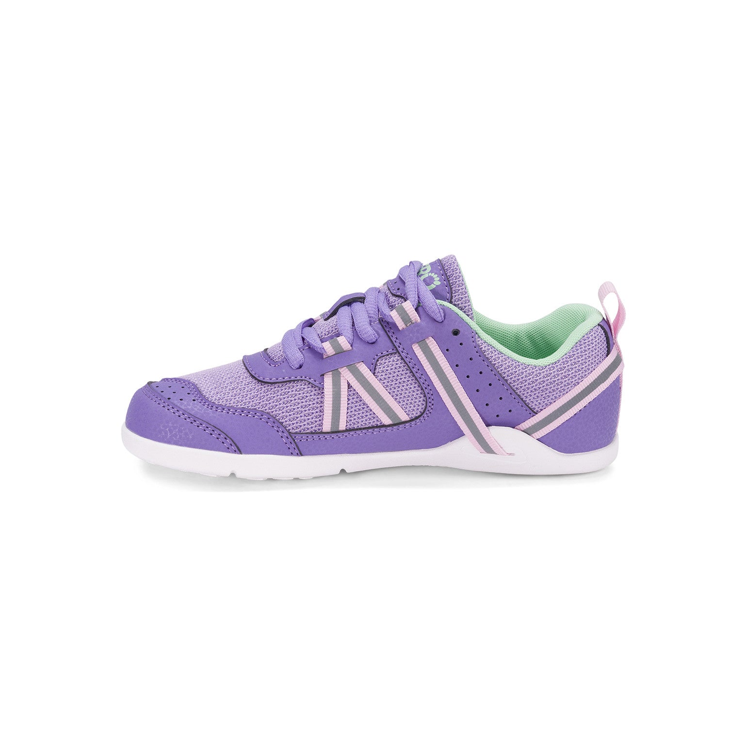Linke Seitenansicht der Xero Shoes Prio Barfußschuhe für Kinder in Lilac Pink im Onlineshop für Barfußschuhe, atmungsaktiv und flexibel