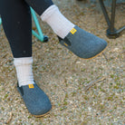 Xero Shoes Pagosa Damen Hausschuhe als Barfußschuhe im Onlineshop – am Fuß getragen